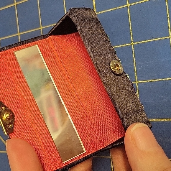 Embroidered Black Lipstick Holder New - Picture 3 of 3